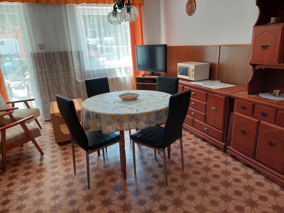 Petra Vendeghaz Apartment Buk Ngoại thất bức ảnh