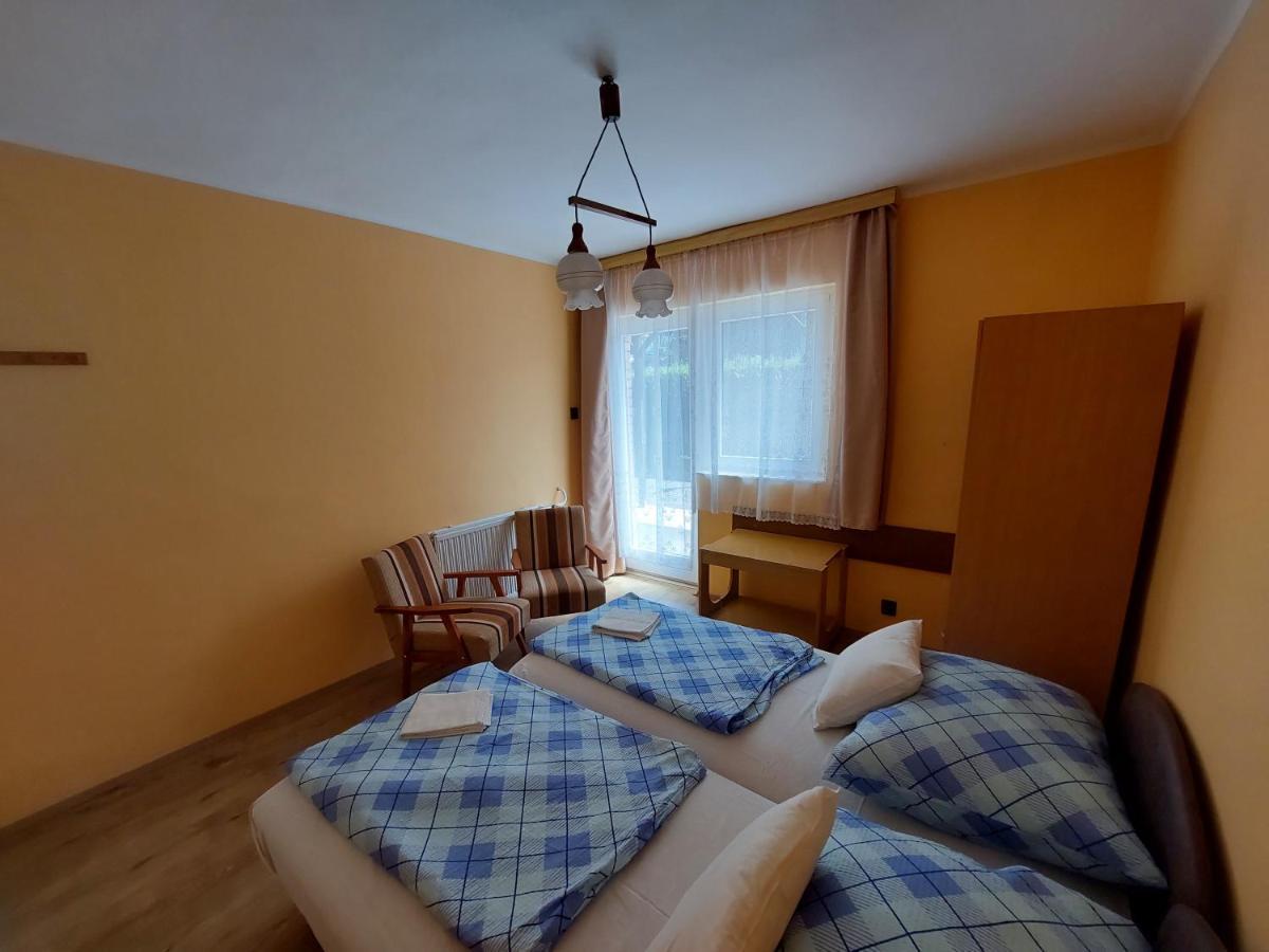 Petra Vendeghaz Apartment Buk Ngoại thất bức ảnh