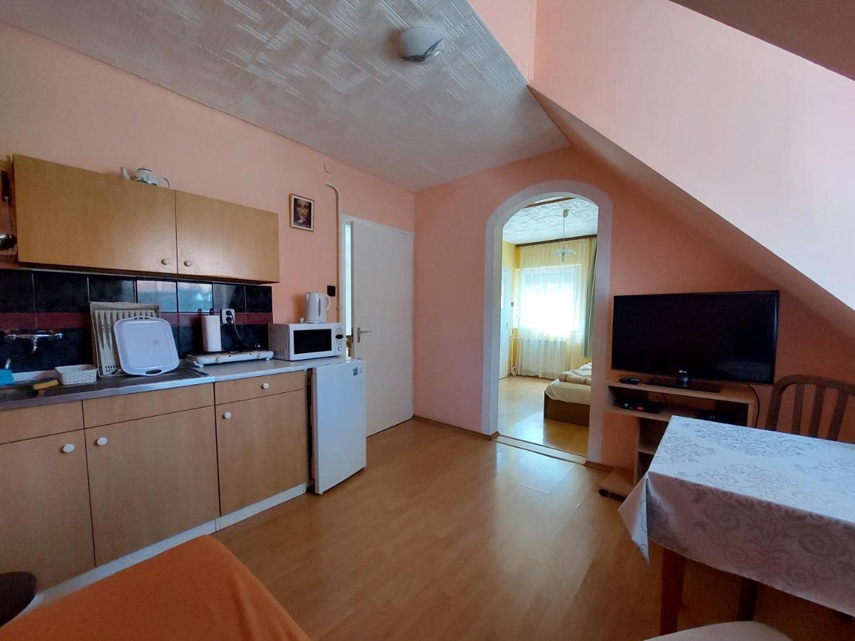 Petra Vendeghaz Apartment Buk Ngoại thất bức ảnh