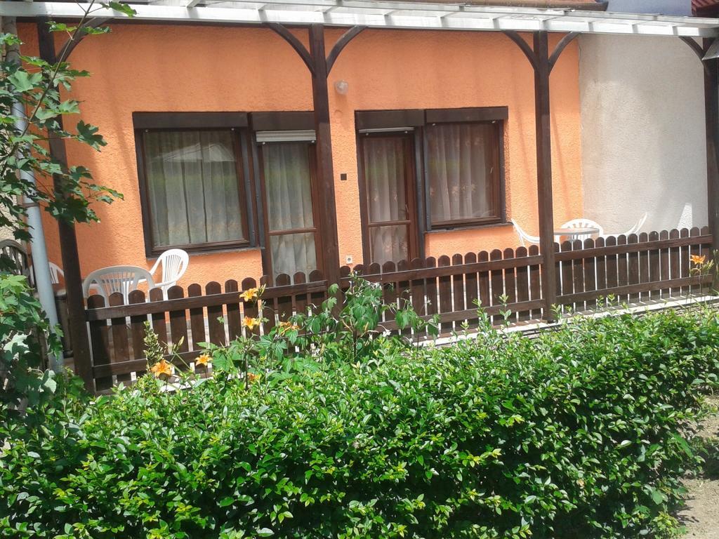Petra Vendeghaz Apartment Buk Phòng bức ảnh