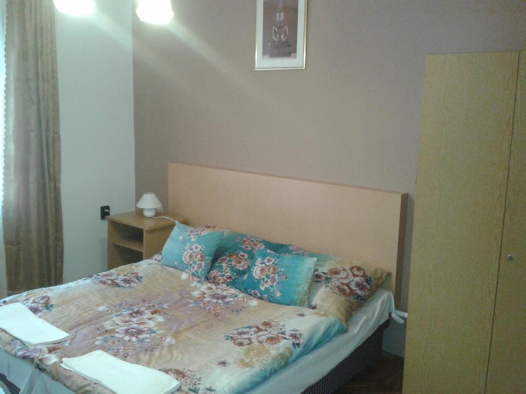 Petra Vendeghaz Apartment Buk Phòng bức ảnh