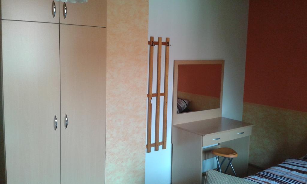 Petra Vendeghaz Apartment Buk Ngoại thất bức ảnh